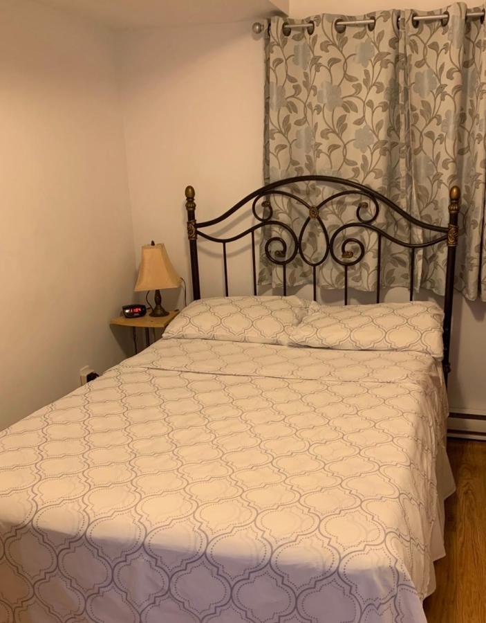 Private Comfy Apartment In Montréal Esterno foto
