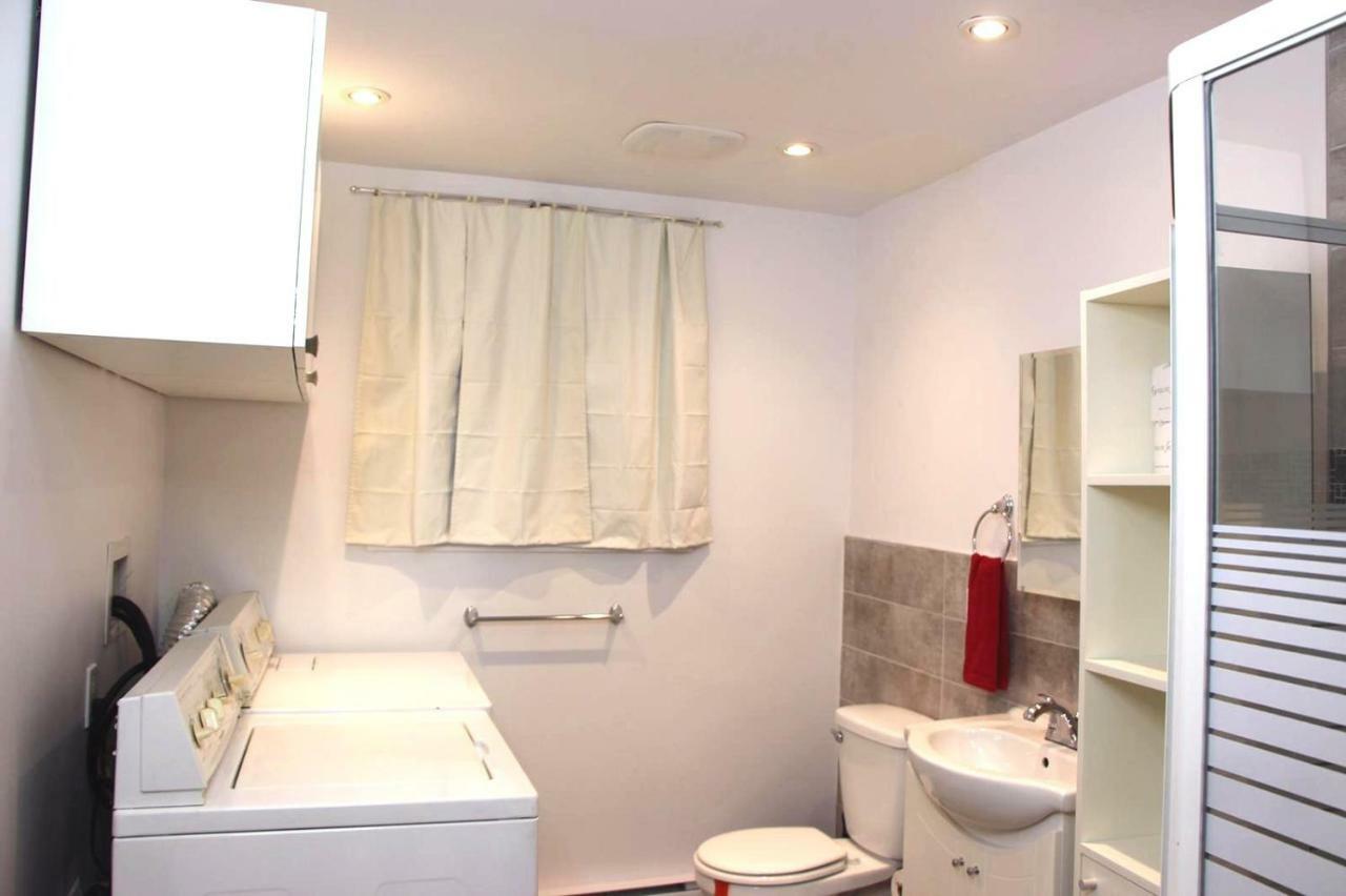 Private Comfy Apartment In Montréal Esterno foto